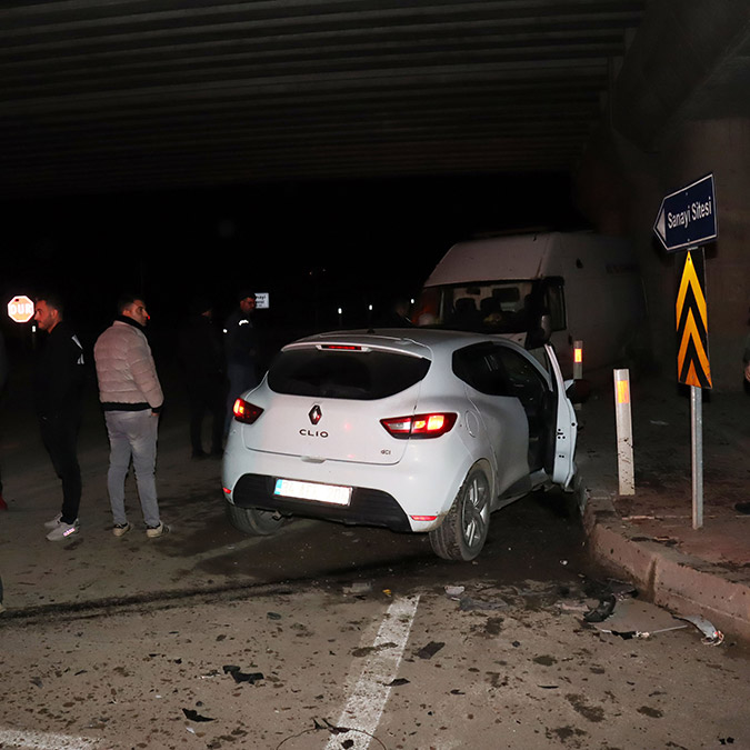 Ehliyetsiz ve alkollü sürücü kaza yaptı