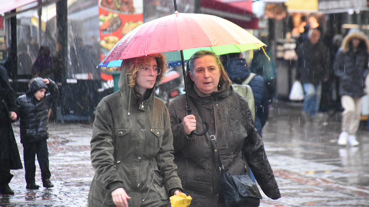 Edirne'de sağanak zor anlar yaşattı