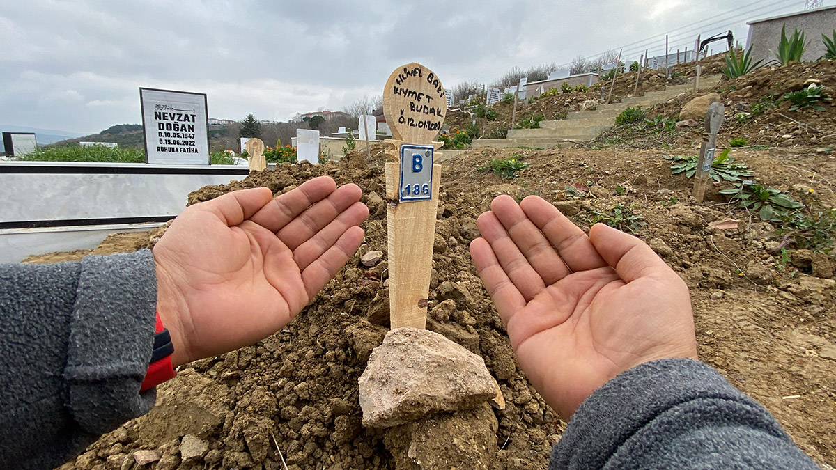 Kıymet, kimsesiz mezarlığında defnedildi