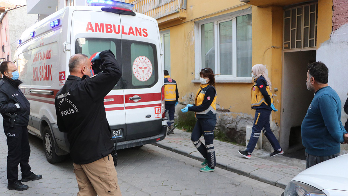 Denizli'de, hurdacılık yapan Naile Köse (43) ve eşi Ercan Köse (46) cezaevinden tahliye oldu kızının cansız bedeniyle karşılaştı.