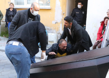 Cezaevinden tahliye oldu kızının cansız bedeniyle karşılaştı