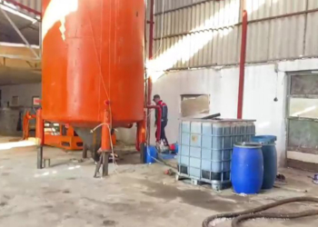 Eski tavuk çiftliğinden 14 bin litre kaçak akaryakıt ele geçirildi