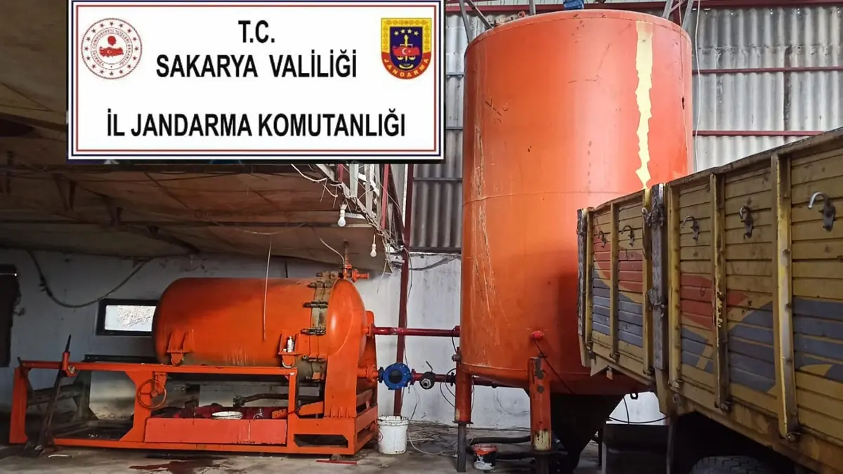 Eski tavuk ciftliginde 14 bin litre kacak akaryakit ele gecirildi 3528 dhaphoto4 - yaşam - haberton