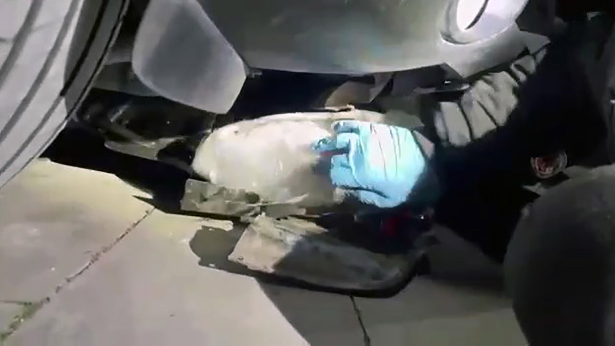 Cipin kaput ve karter muhafazasında esrar ele geçirildi