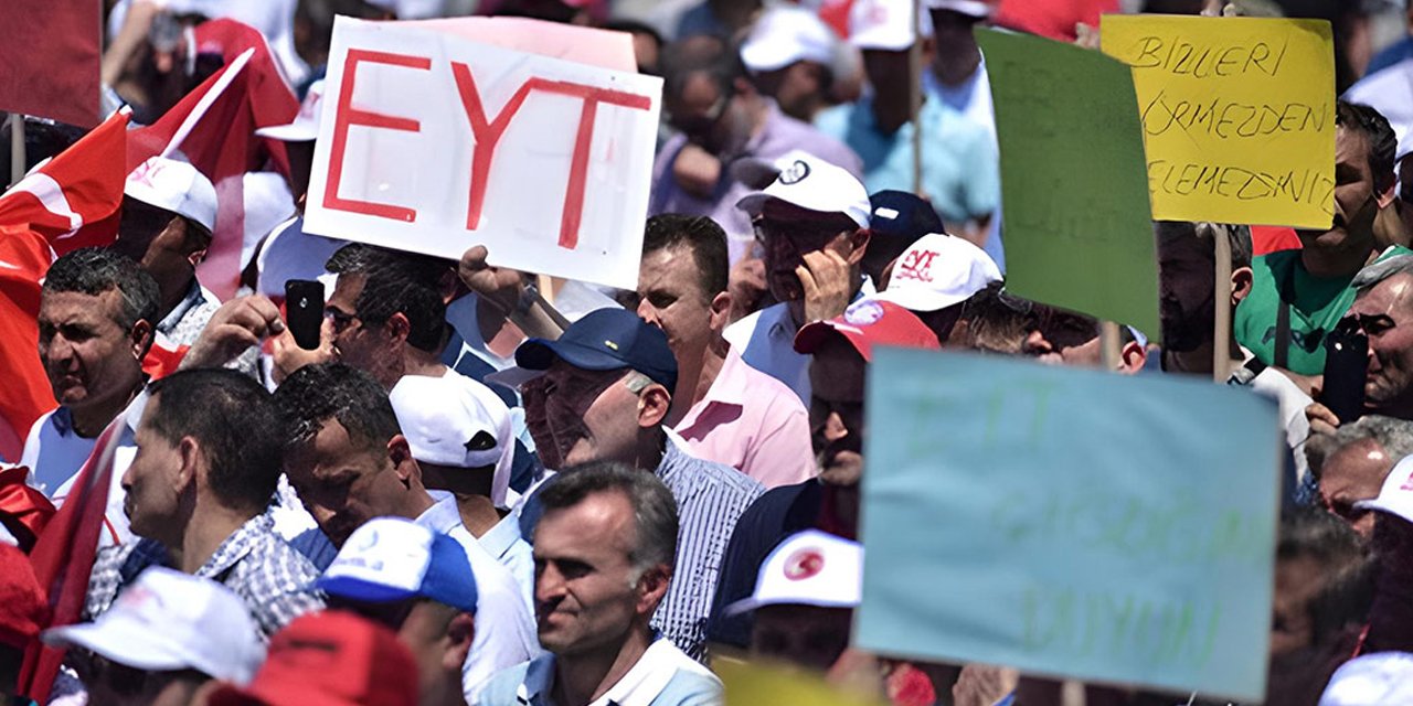 AK Parti'den EYT sunumu