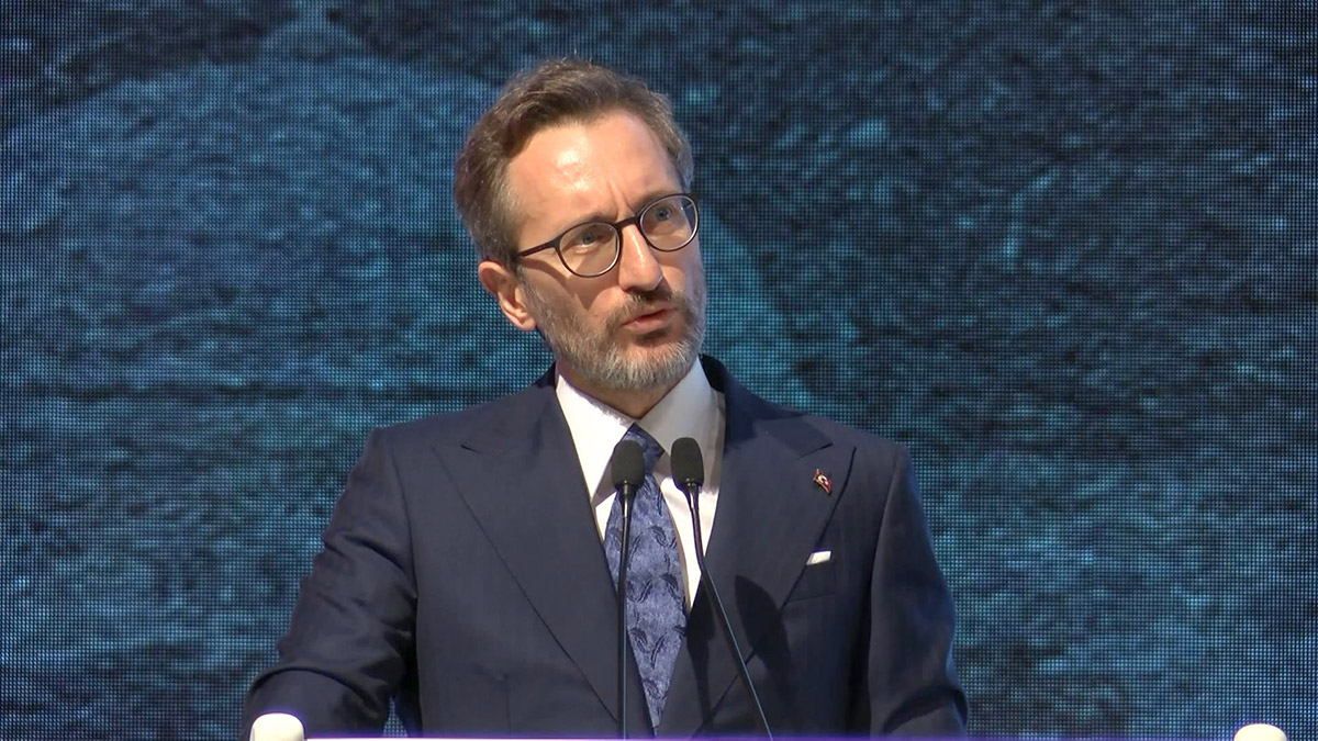 Cumhurbaşkanlığı İletişim Başkanı Fahrettin Altun "Günümüzde küresel alanda bizzat sosyal medya şirketlerinin yönlendirdiği bir dijital faşizmle karşı karşıyayız" dedi.