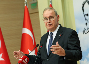 Memurlar hükümetin değil, devletin memurudur