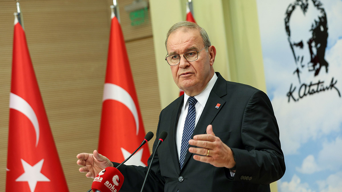 Memurlar hükümetin değil, devletin memurudur