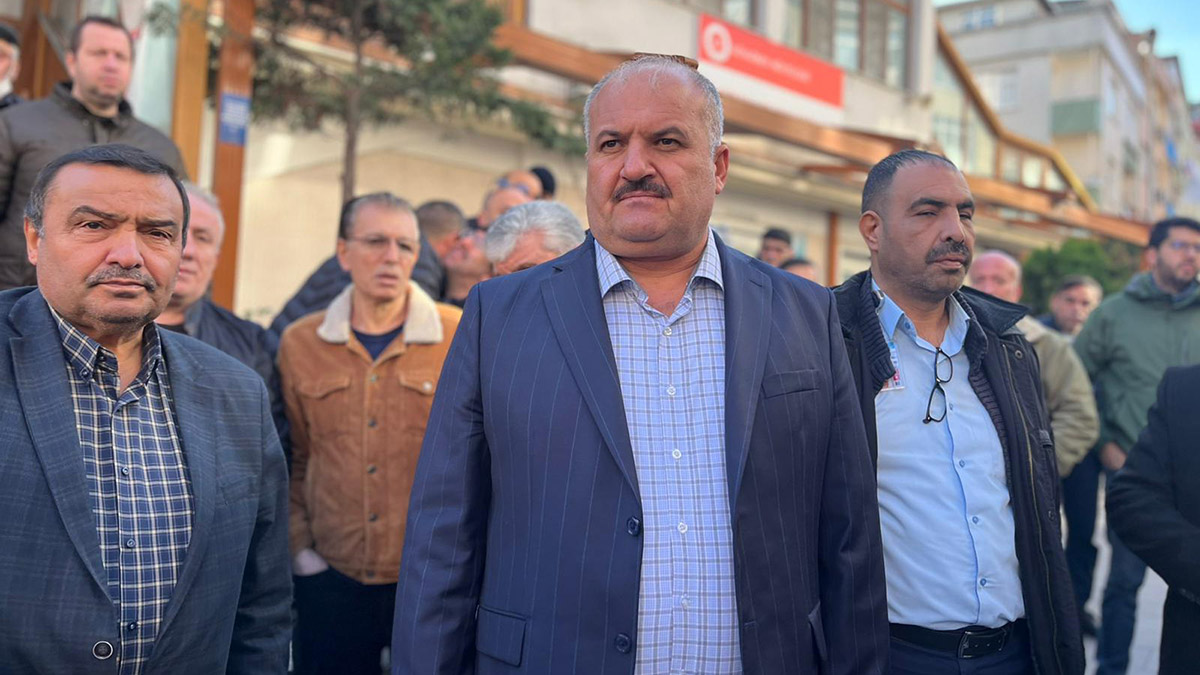 Fatih'te öldürülen taksici Aydın Altun son yolculuğuna uğurlandı. Cenazede Altun’un kızları ve eşi gözyaşlarına boğuldu.