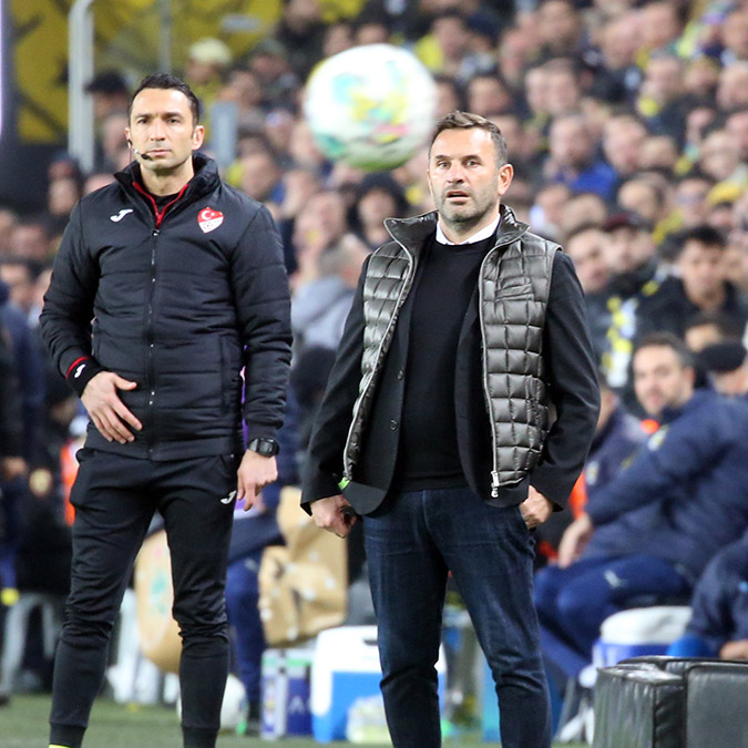 Süper Lig'in 18'inci haftasında Kadıköy'de oynanan Fenerbahçe Galatasaray derbisinde maç Galatasaray'ın galibiyeti ile sona erdi.