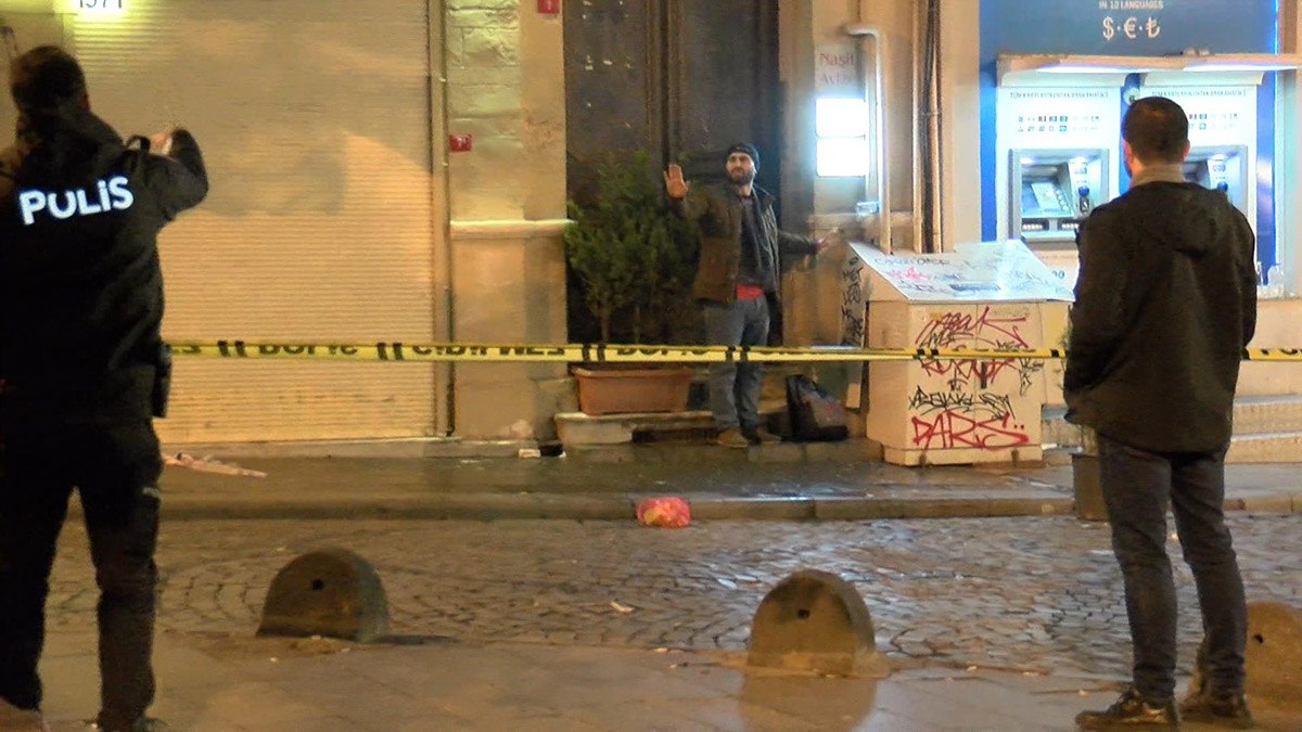 Beyoğlu'nda şüpheli çanta paniği