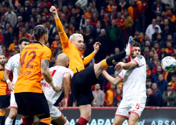 Galatasaray taraftarına verilen cezalar hepimiz için üzücü
