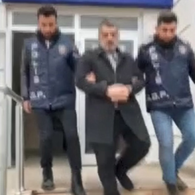 Eşinin ailesiyle silahlı çatışmaya girdi arkadaşı öldü