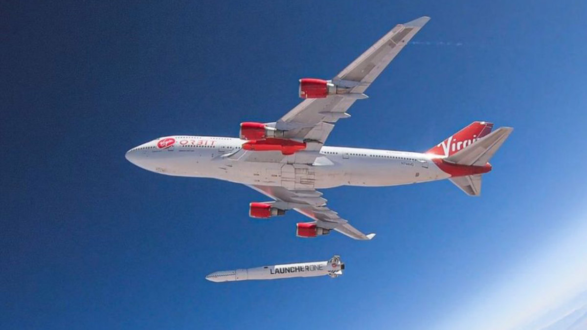 9 uydu roketle birlikte uzayda kayboldu