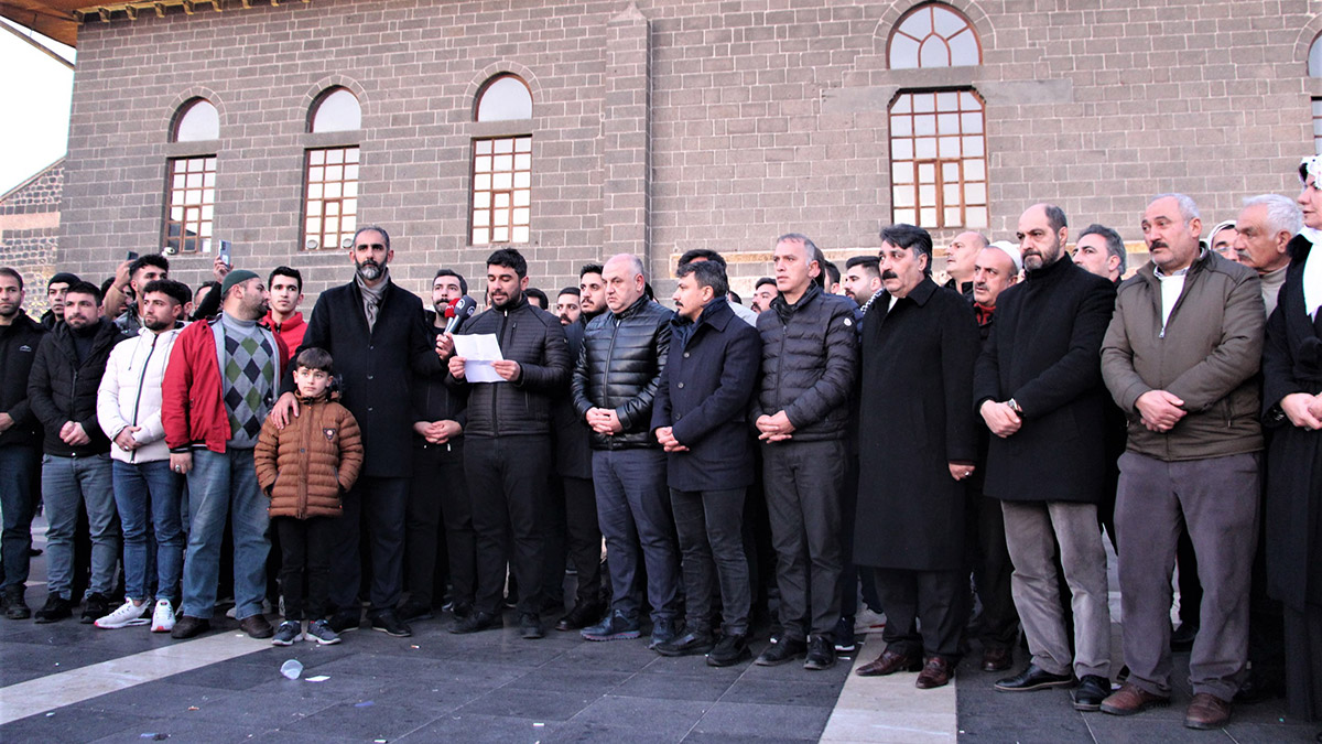 Kur'an-ı Kerim'in yakılması Diyarbakır’da protesto edildi