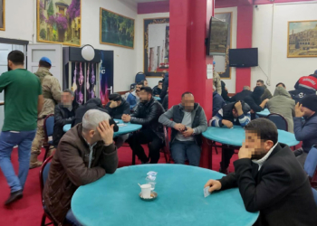 İzmir'de derneğe tombala baskını