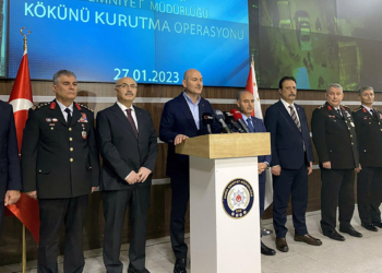 İzmir'de Kökünü Kurutma Operasyonu