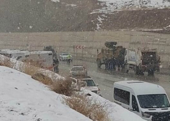 Dur ihtarına uymayıp kaza yaptı: 2 ölü, 6 yaralı