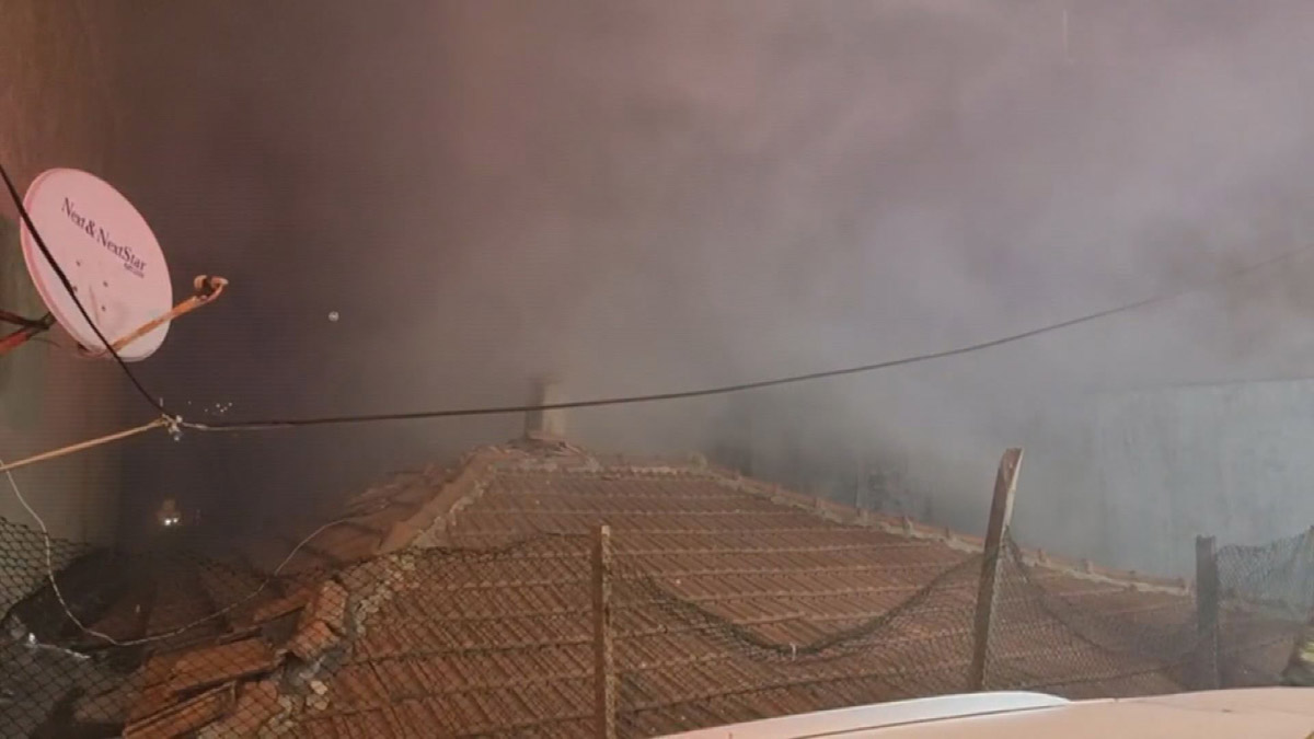 Kağıthane'de gecekondunun kömürlüğünde yangın