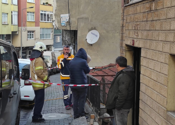 Kağıthane'de gecekondunun kömürlüğünde yangın