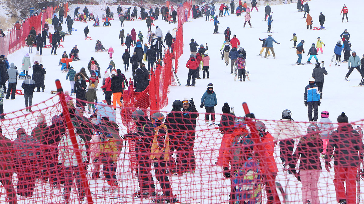 Palandöken'de kar yağışı sevinçle karşılandı