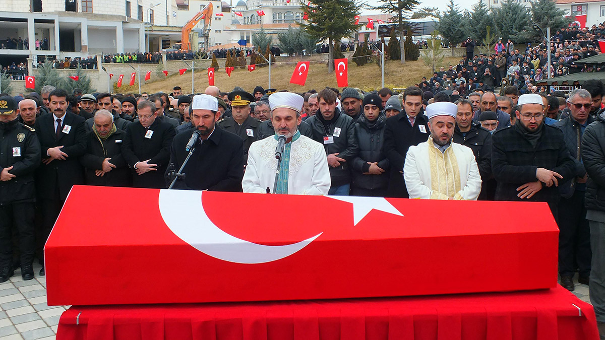 Sözleşmeli er Ali Arslan toprağa verildi