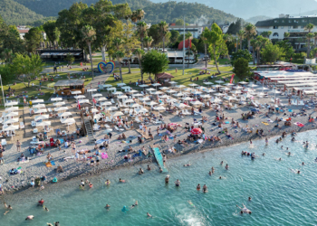 Kemer'i 2022'de 4 milyon kişi ziyaret etti