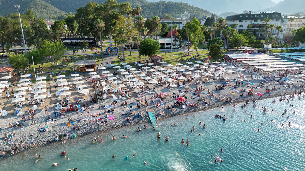 Kemer'i 2022'de 4 milyon kişi ziyaret etti