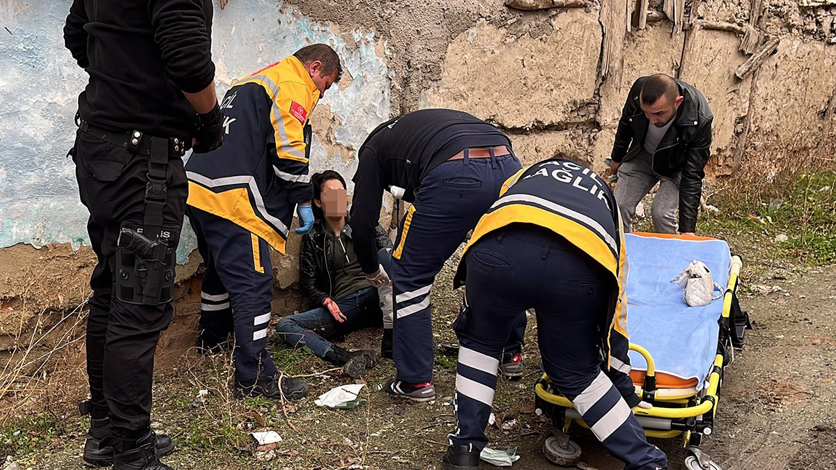 Eşini ve kayınpederini tüfekle yaraladı