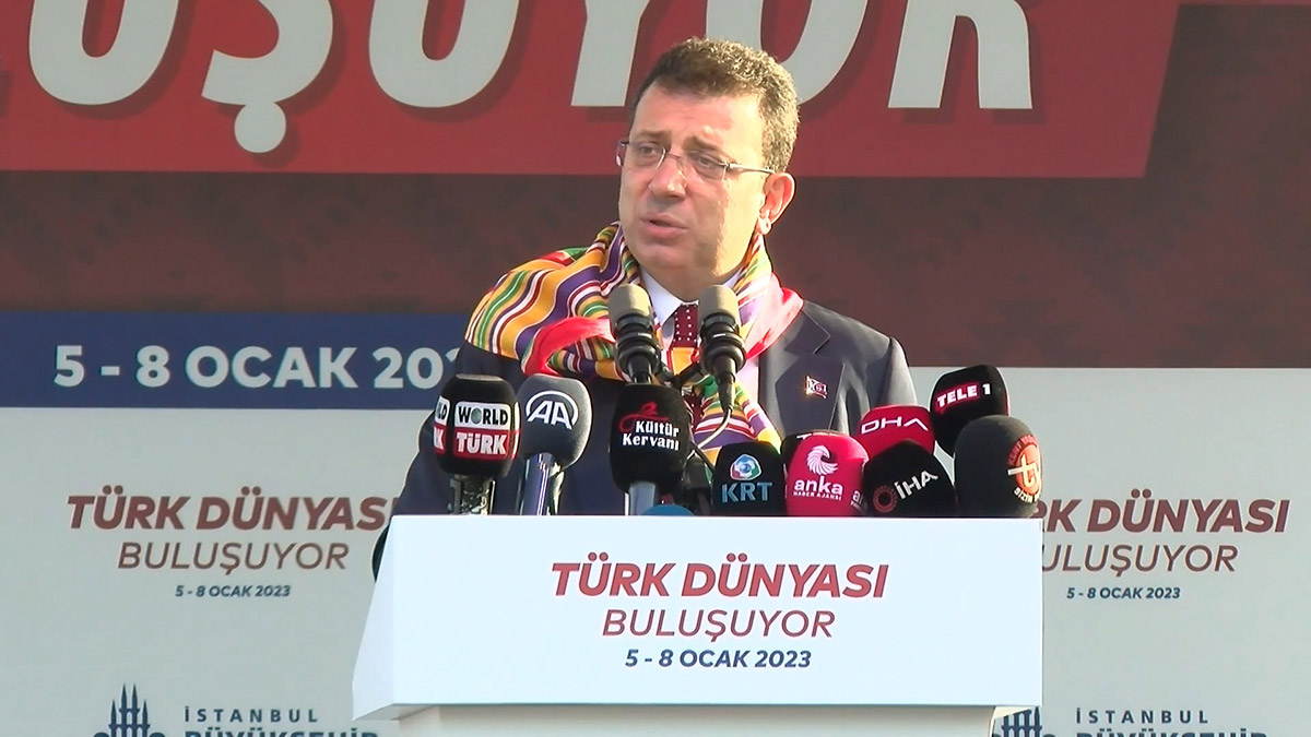 CHP Genel Başkanı Kemal Kılıçdaroğlu, Yörük Türkmen Çepni Kurultayı'na katıldı. Kılıçdaroğlu "Kini ve öfkeyi bırakıp geleceğe umutla bakacağız. Herkesi kucaklayacağız. Hiç kimseyi inancı, kimliği ve yaşam tarzı yüzünden ötekileştirmeyeceğiz" dedi.