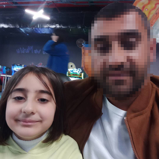 Batman’da 7 yaşındaki kızın cesedi teyzesine ait kömürlükte bulundu. Babası Ö.F.A. şüpheli olarak otogarda İstanbul’a giden otobüste yakalandı.