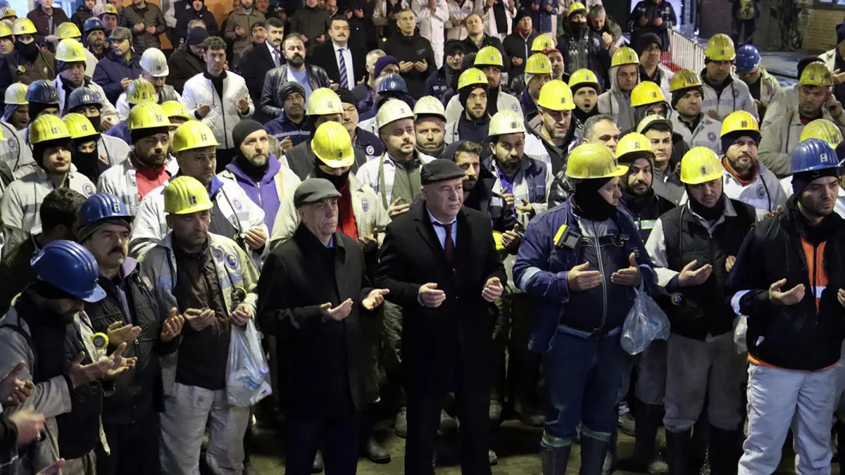 Maden kazasında hayatını kaybeden 8 işçi anıldı