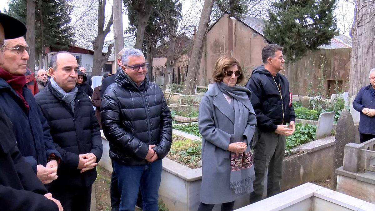 Mehmet Ali Birand mezarı başında anıldı