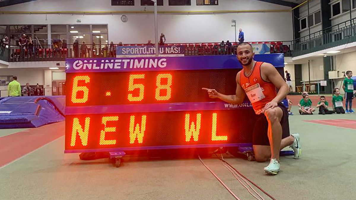 Milli atlet Kayhan Özer zirveye çıktı