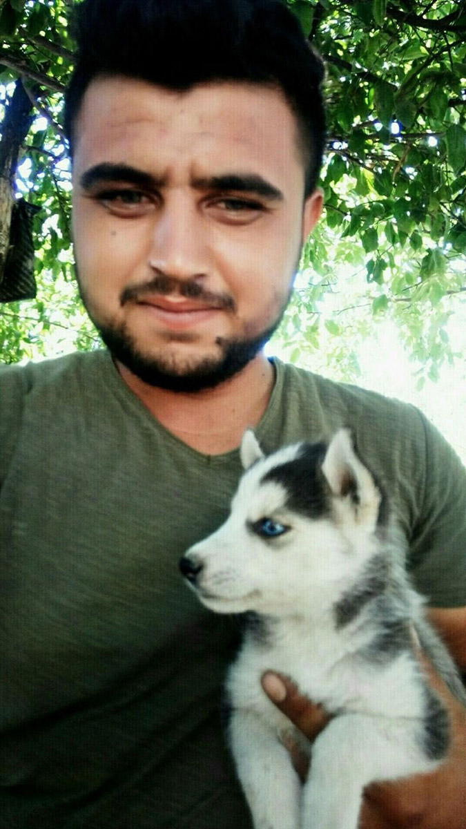 Kaldırıma çarpan kasksız sürücü öldü