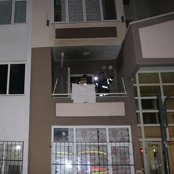 Nevşehir'de 9 katlı binada çıkan yangın endişe yarattı