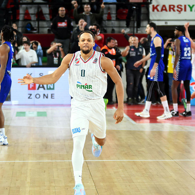 Pınar Karşıyaka dördüncü kez son saniyelerde kazandı