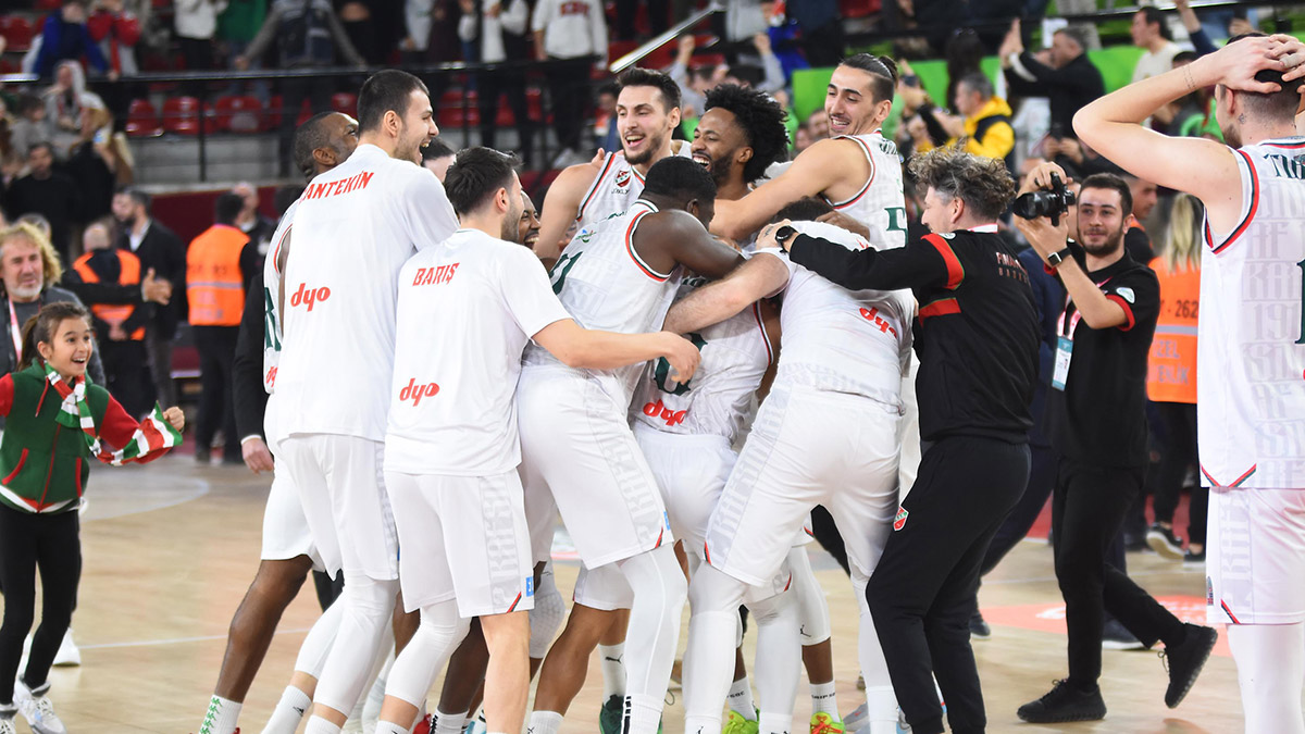 Pınar Karşıyaka dördüncü kez son saniyelerde kazandı