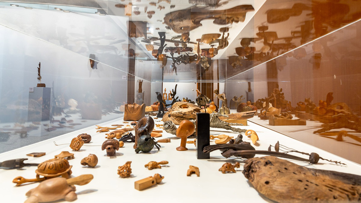 İş Sanat Kibele Sanat Galerisi, 2008 yılında hayatını kaybeden heykeltıraş Saim Bugay'ın Heykelin Sözü sergisine ev sahipliği yapıyor.