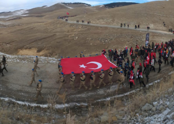 Şehit düşen binlerce Mehmetçik törenlerle anıldı