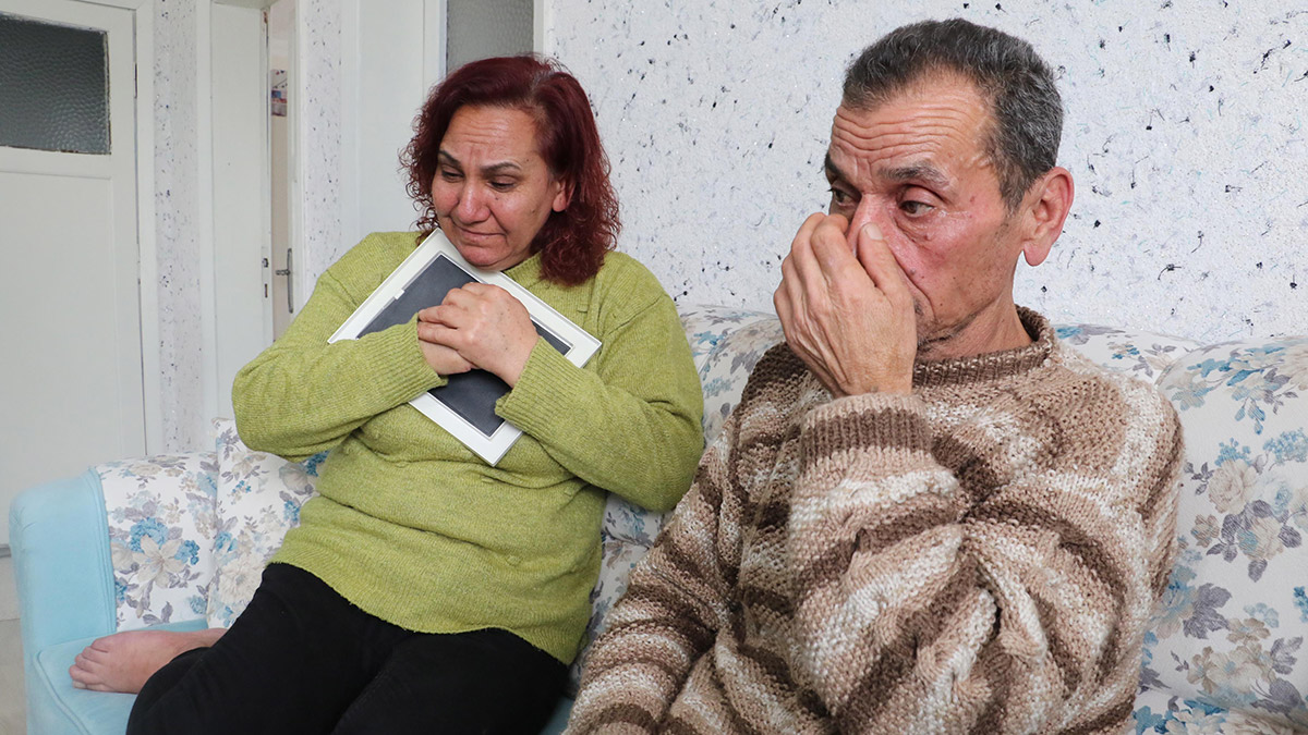 Eskişehir'de, üniversite öğrencisi Onur Kaya'nın (22) defalarca bıçaklayarak öldürdüğü sevgilisi Tuğçe Can'ın annesi Emine Can, "Dayanılacak bir acı değil. 20 gündür ciğerim yandı. Benim saçının teline dokunamadığım, benim öpmeye kıyamadığımdı. Benim öpmeye kıyamadığım çocuğuma nasıl kıydınız? Hangi gerekçeyle? Artık gözümde yaş kalmadı" dedi.