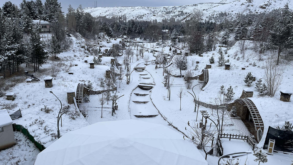 Sivas'ta kar yağışı; 105 yerleşim yerine ulaşılamıyor