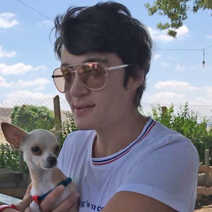 Konya'nın Meram ilçesinde soğuk çay tartışmasında çıkan kavgada müşterisi Emel Göçer'i (33) tabanca ile öldüren seyyar çaycı Muhammet İlhan (35), müebbet hapse çarptırıldı.