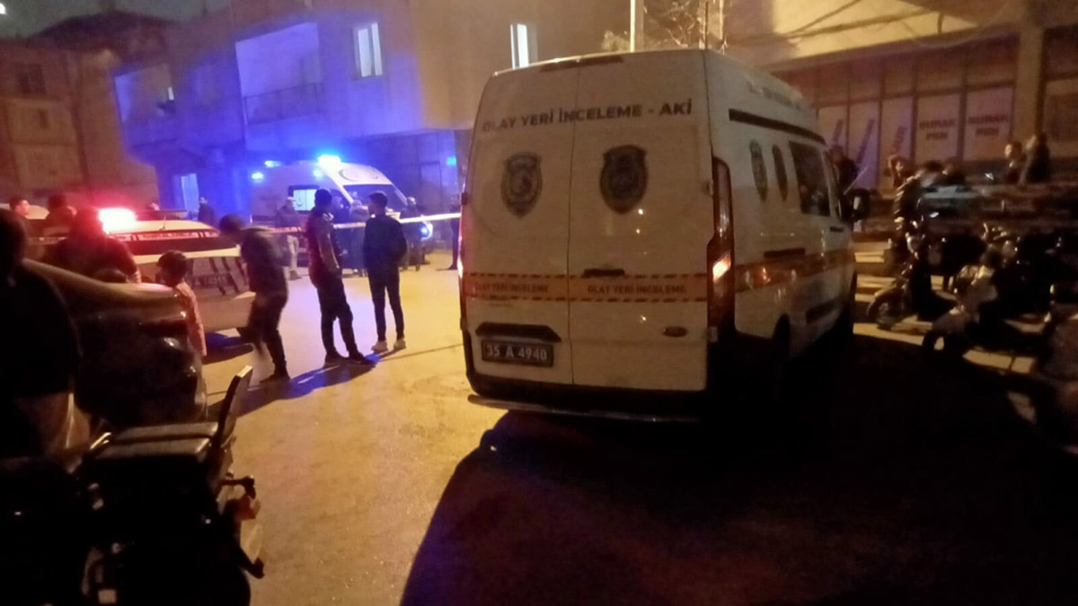 Sokak ortasında göğsünden bıçaklanarak öldürüldü