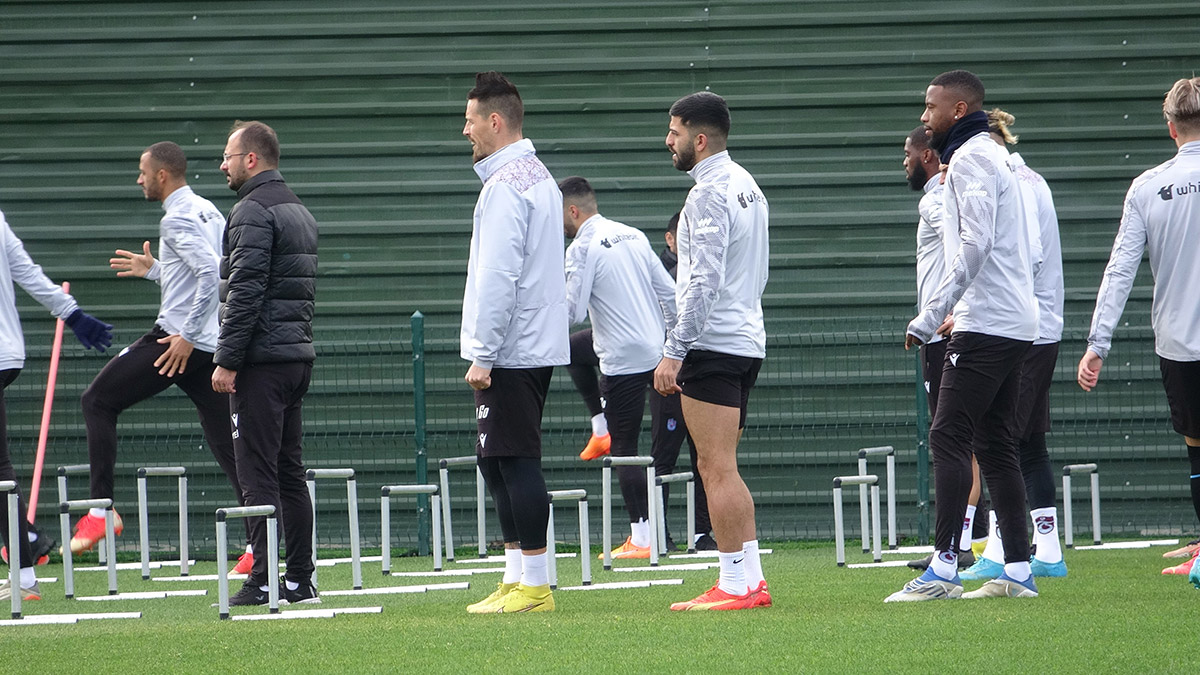 Süper Lig’in 21’inci haftasında deplasmanda Atakaş Hatayspor ile karşılaşacak olan Trabzonspor 5 eksikle idmana çıktı.