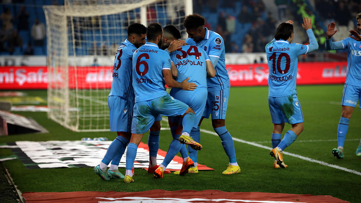 Trabzonsporlu Jean-Philippe Gbamin önemli bir galibiyet aldıklarını belirterek, "Bugün önemli bir maçtı, galibiyet almamızda aynı zamanda önemliydi. Başlangıçtan sonuna kadar çok iyi bir performans gösterdik ve 3 puanı aldık" dedi.