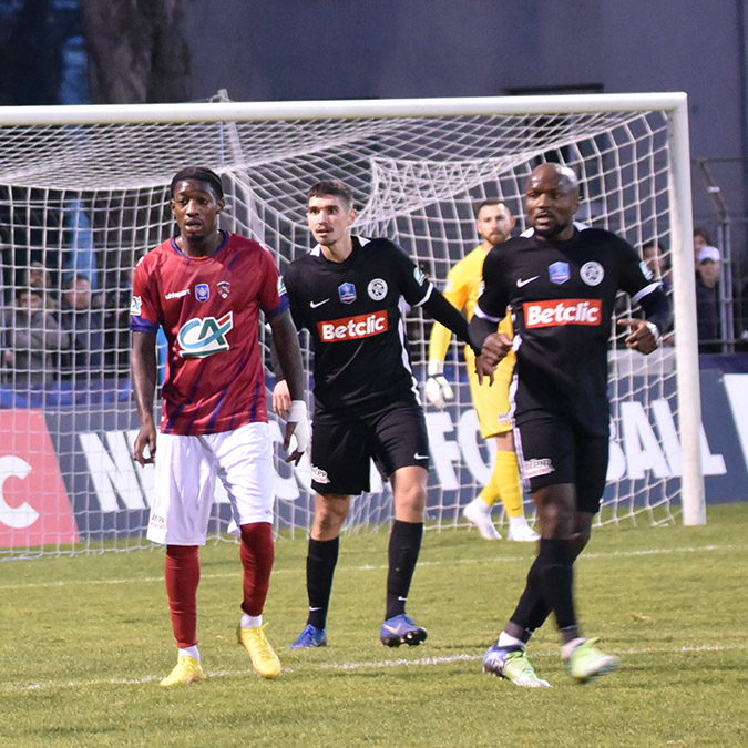 Türk başkanların takımları Fransa Kupası'nda karşılaştı