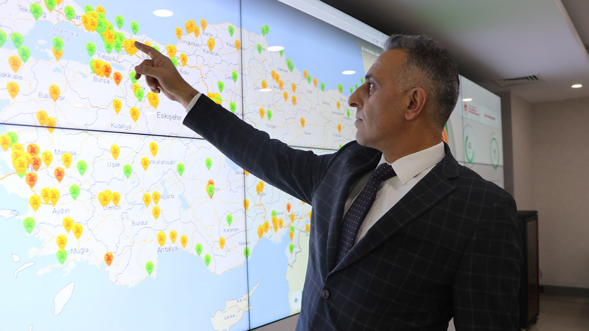 Çevre, Şehircilik ve İklim Değişikliği Bakanlığı Çevresel Etki Değerlendirmesi, İzin ve Denetim Genel Müdürlüğü Laboratuvar, Ölçüm ve İzleme Dairesi Başkanlığı'nda Türkiye'nin havası, su ve toprak kalitesi anlık olarak takip ediliyor.