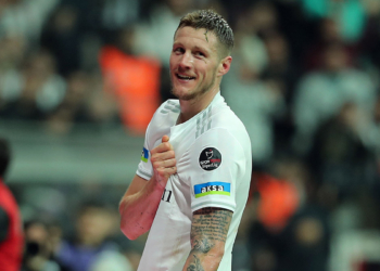 Wout Weghorst sezonu tamamlamadan ayrılacak gibi