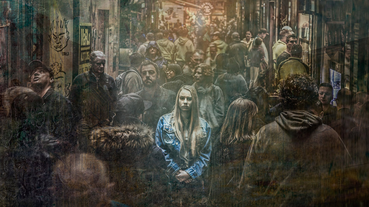 Kalabalık hayatın yalnız insanları